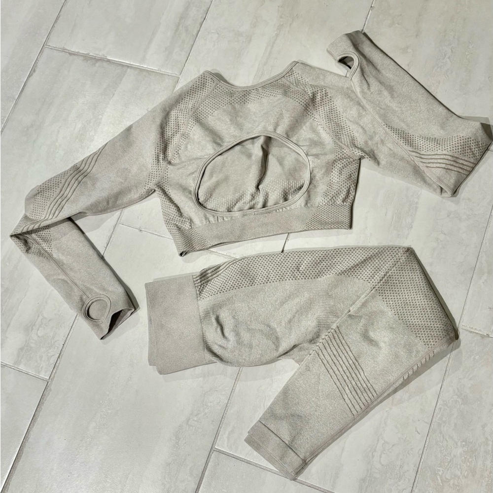 Gray Long Sleeve Crop Top and Leggings Set